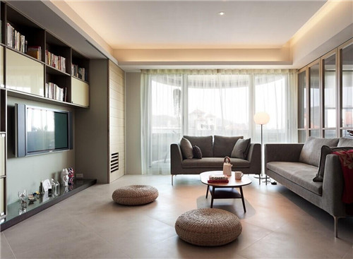 '><p>装修前的三个忌讳</p><p>1、装修前的三个忌讳——质量先行,设计最后</p><p>在家居装修过程中,大部分的人都是按照质量第一,设计最后的方式来装修房子。采用这种思路来装修房子,最后导致的结果就是,在装修过程中业主会不断地产生新想法,而只要新想法一出来,那么原来的思路就要进行更改,这不仅拖延了整个家居装修的工期,甚至双方还会为此产生新的矛盾。</p><img src=